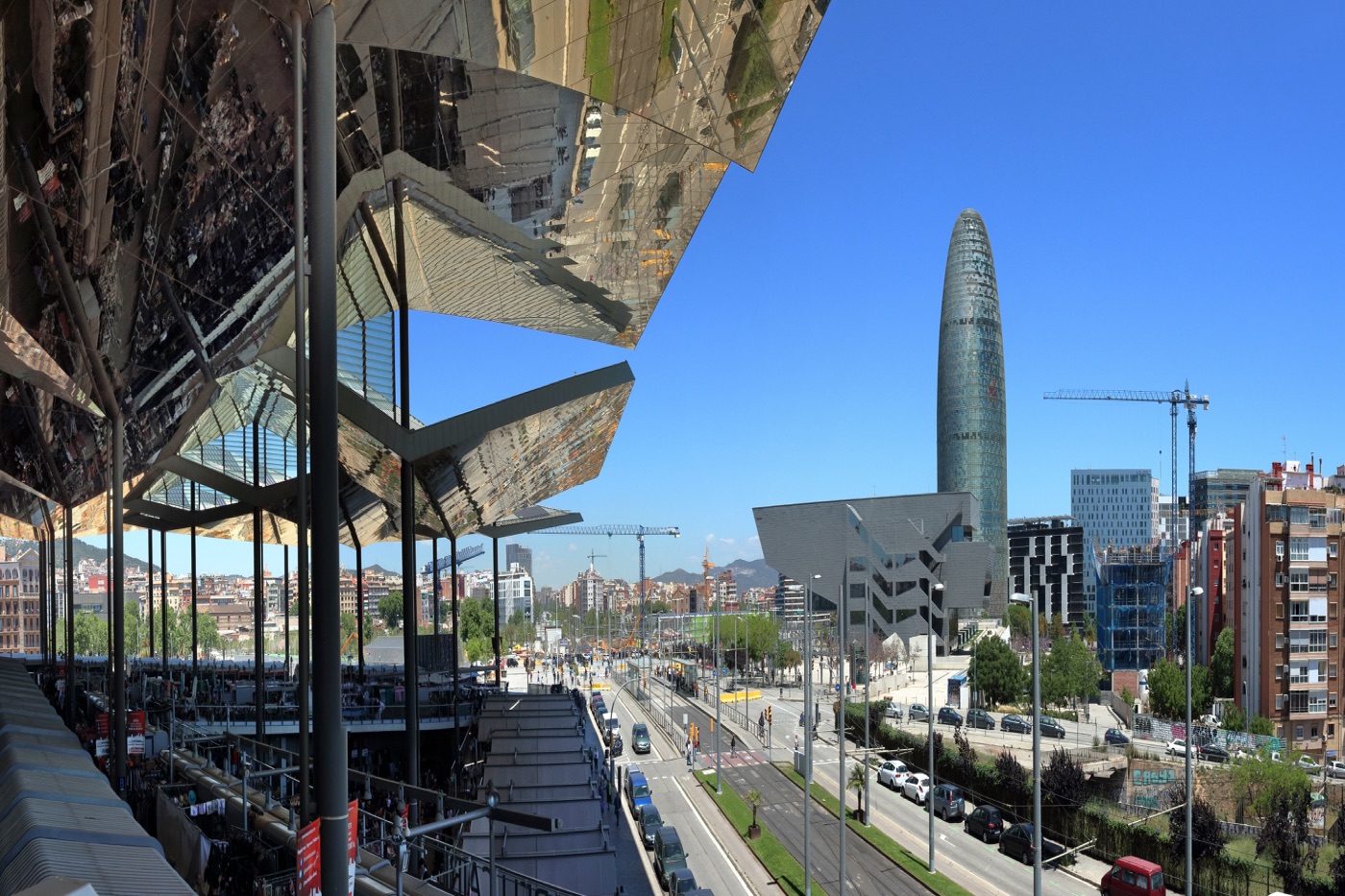 Barcelona: Plaza de España y entorno urbano