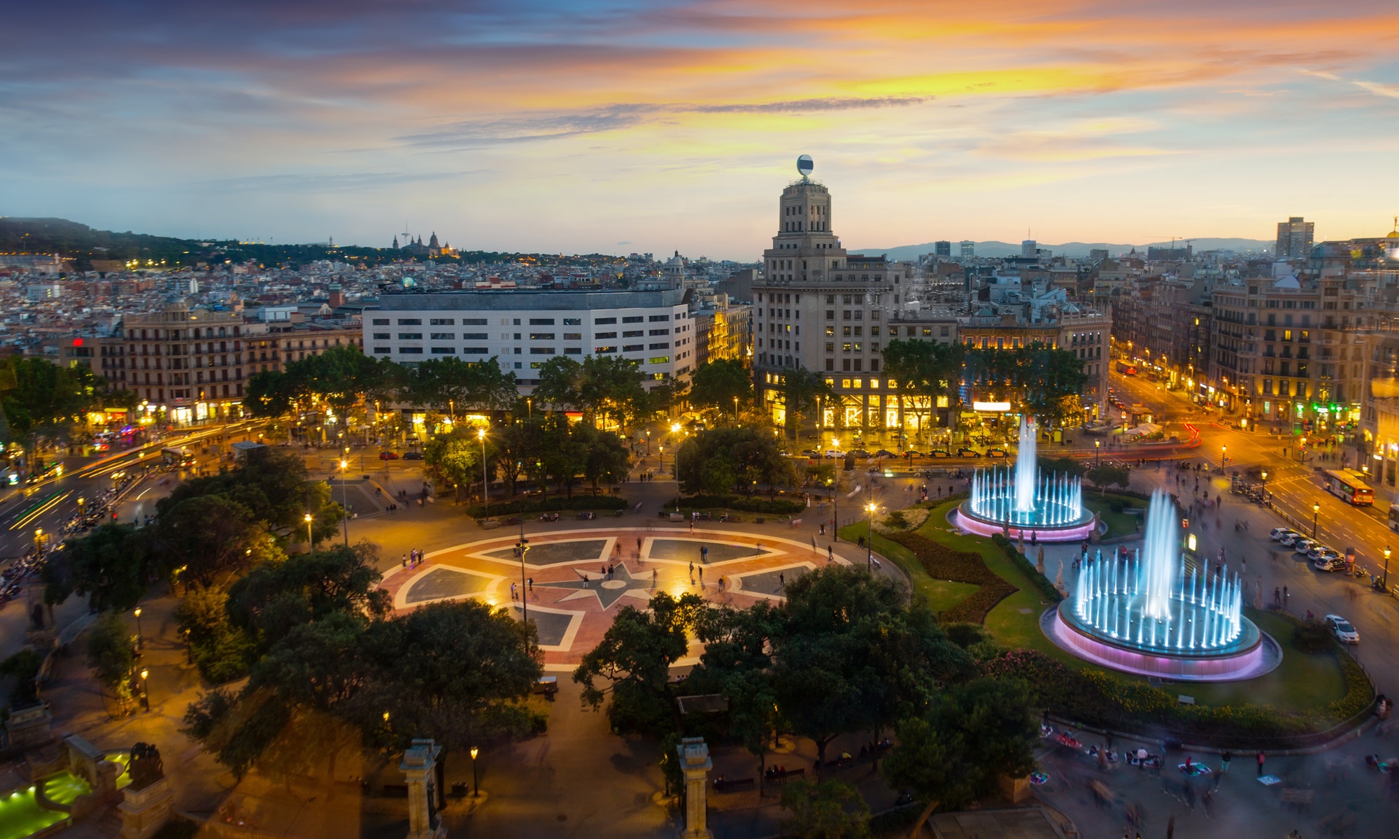 Barcelona: Plaza de España al atardecer